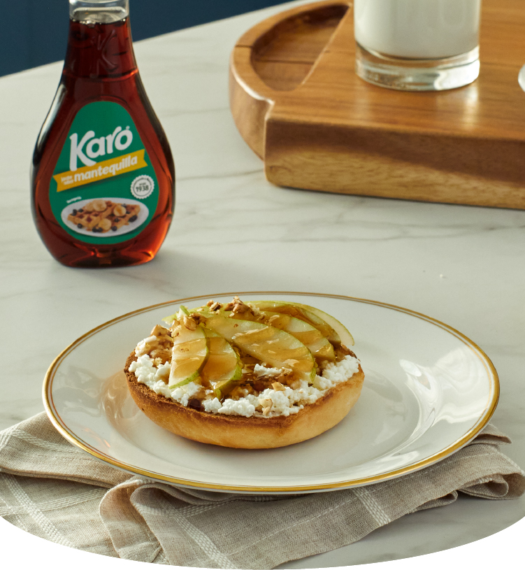Bagel con cottage y Karo® Mantequilla